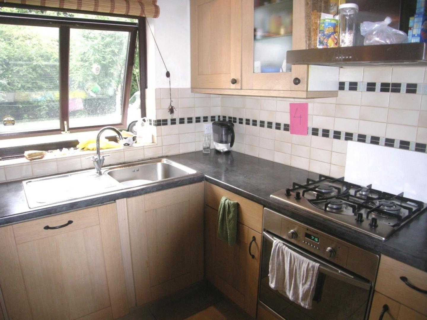			NEAR MIDDLESEX UNI!, 2 Bedroom, 1 bath, 1 reception Flat			 Wheatley Close, HENDON